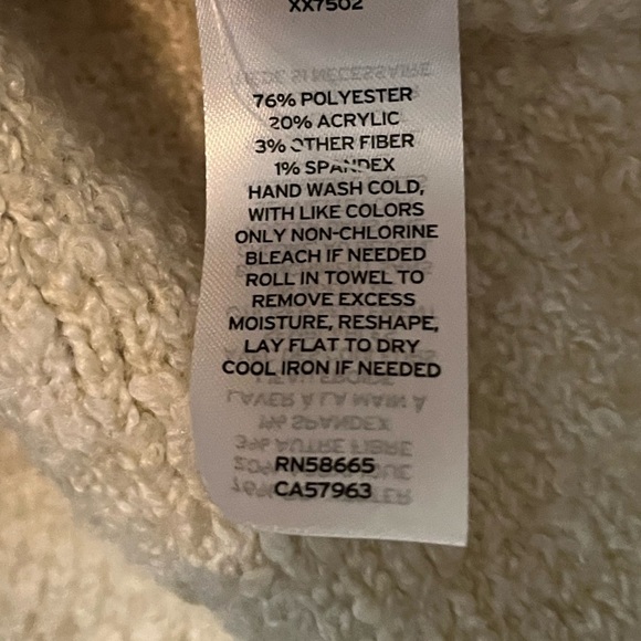 Abound Sweater - Picture 4 of 6